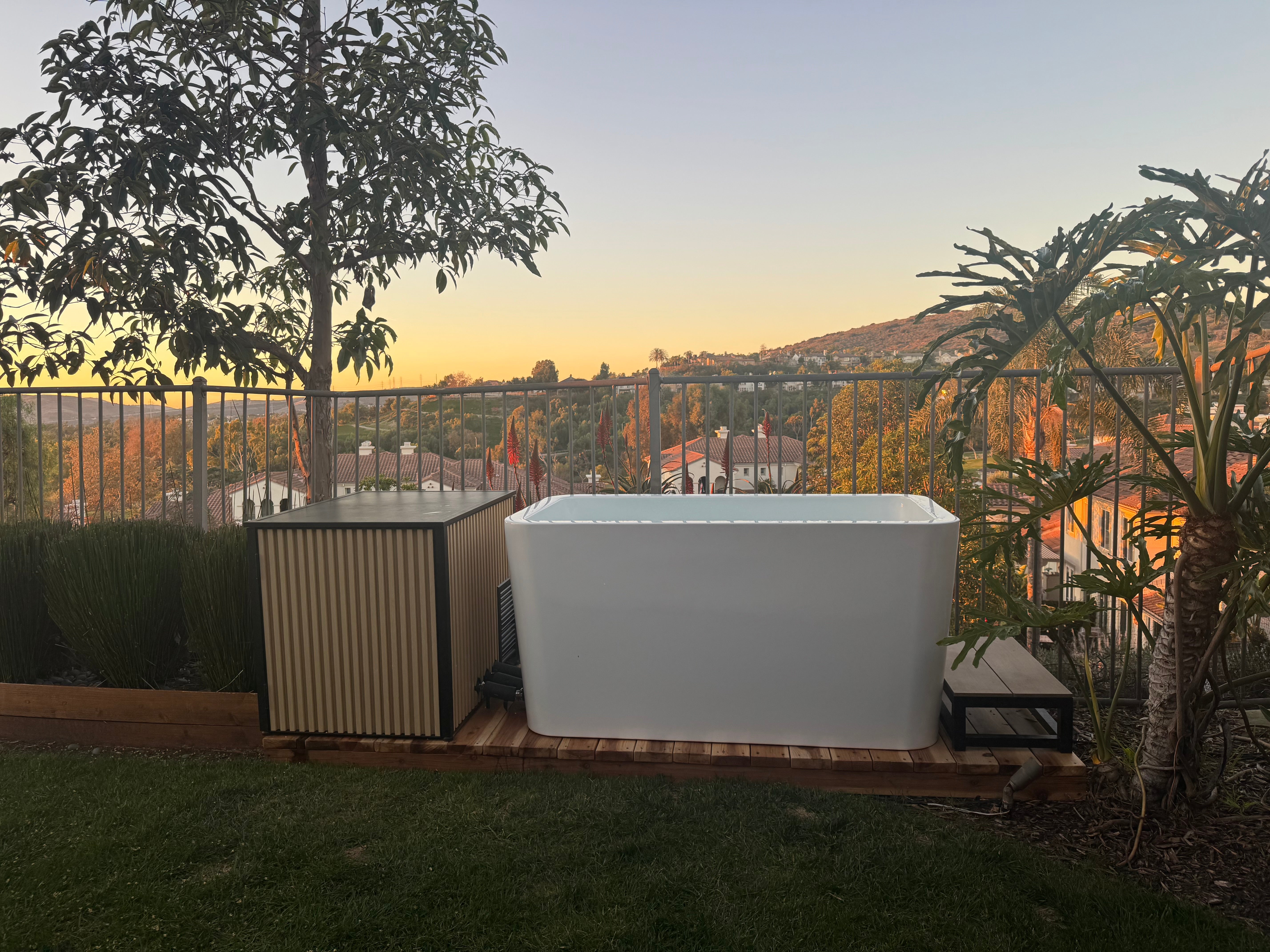 RevX X Tub — Acrylic Cold Plunge with LUX Chiller